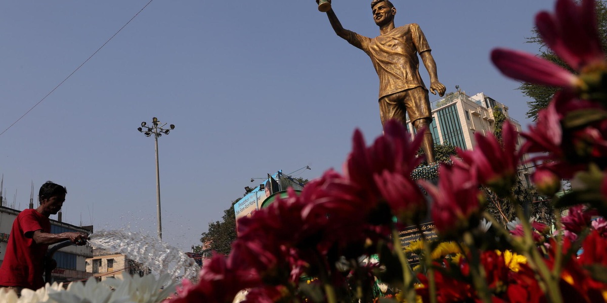 Rimossa per sicurezza la statua di Messi in India, 'oscillava al vento'
