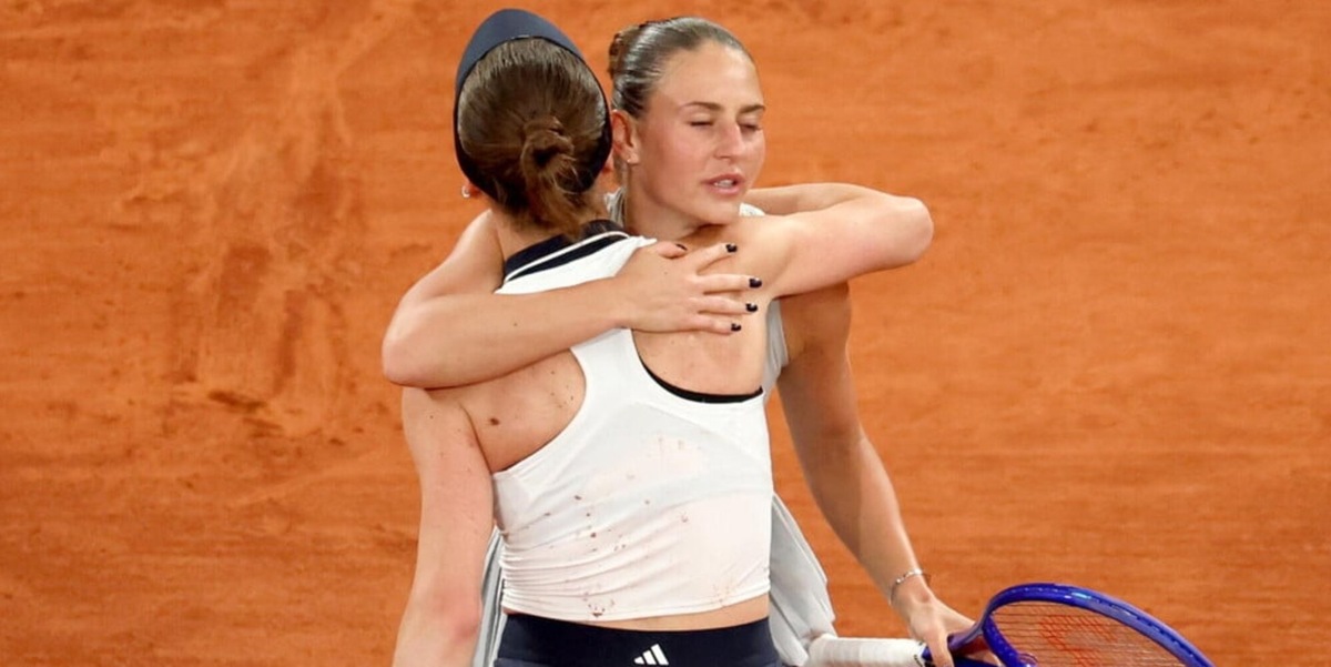 Kostyuk vince il derby con Svitolina e va in semifinale al Roland Garros: sfiderà Andreeva