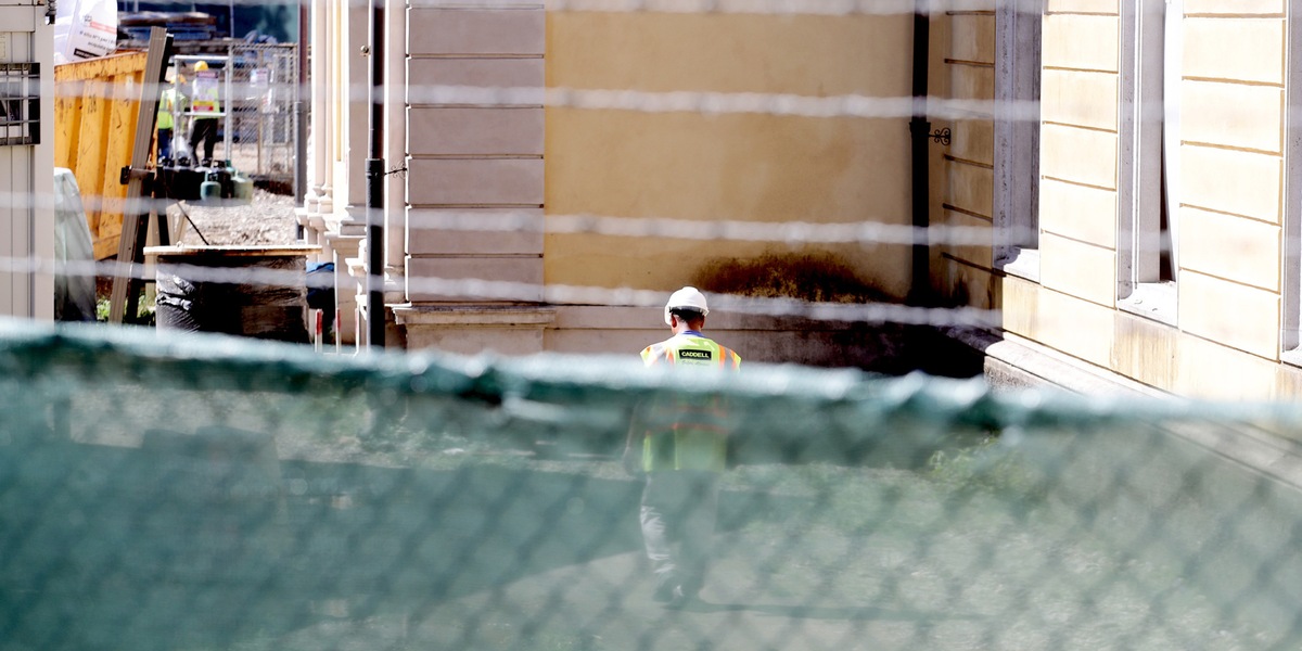 'Schiavi per costruire consolato Usa a Milano', il manager resta in carcere
