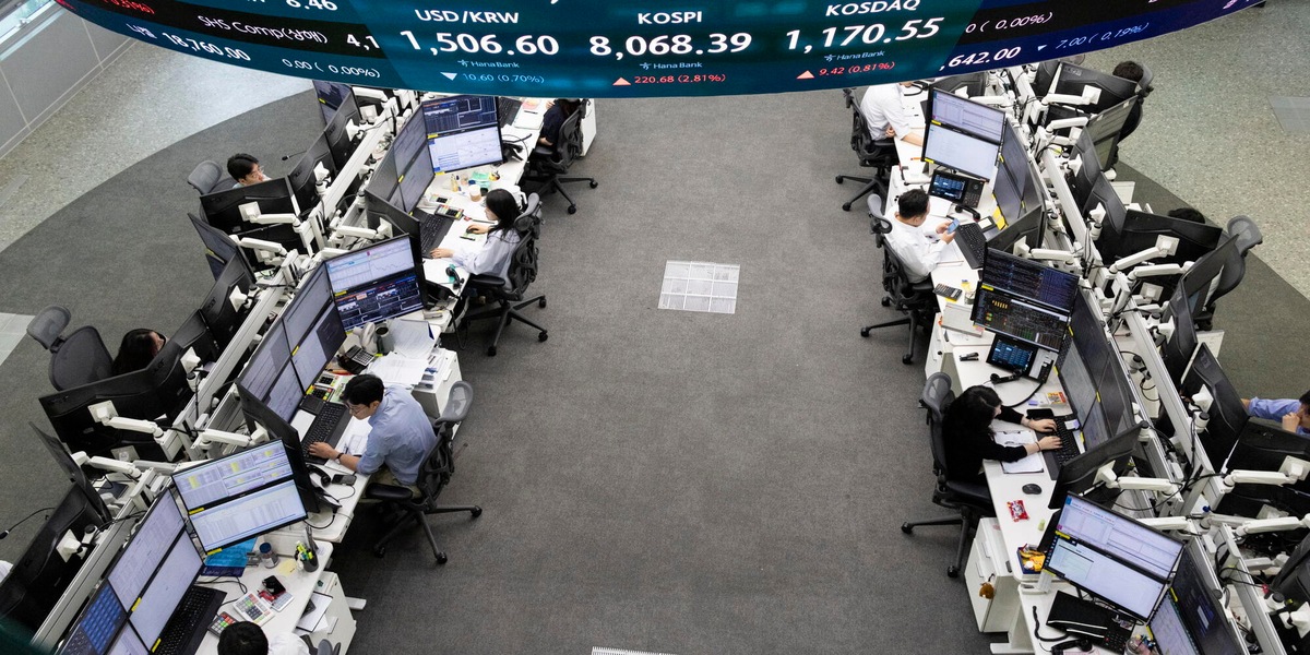 Borsa: l'Asia chiude in calo, timori per investimenti sull'Ia