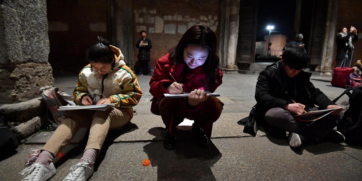 Milioni di studenti cinesi affrontano il gaokao, esame di ammissione all'università