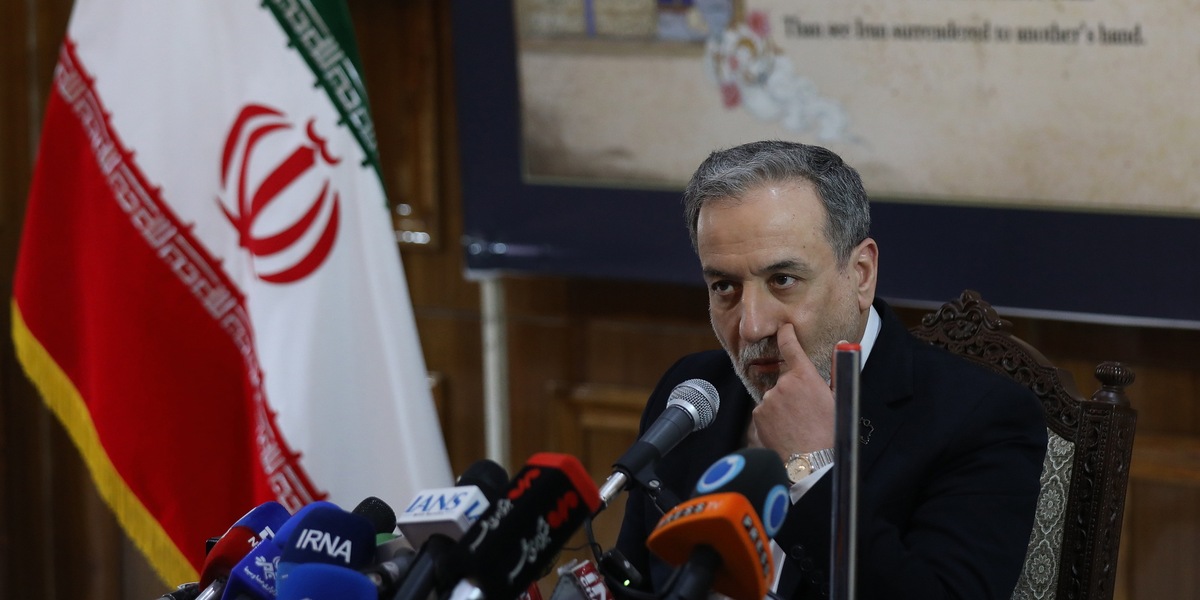 Araghchi pubblica su X bandiera iraniana unita a quella libanese