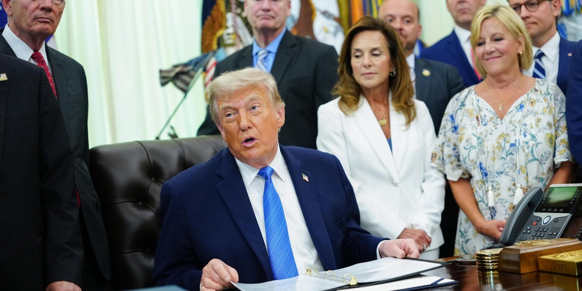 Trump, 'fatto transitare 100 milioni di barili dallo Stretto di Hormuz'