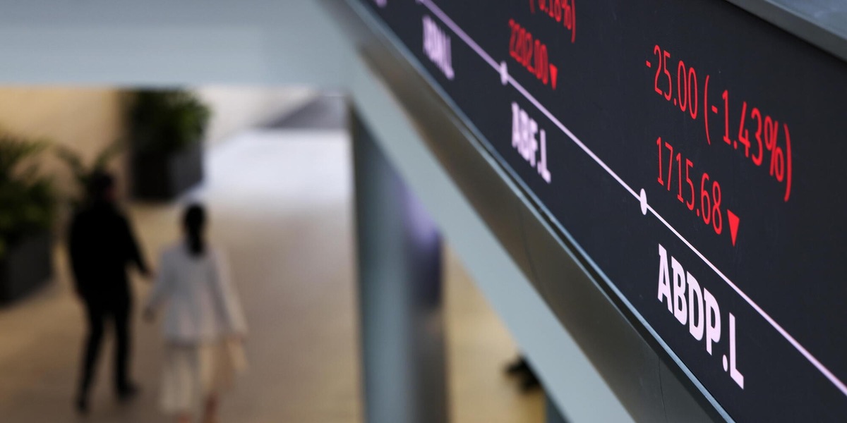 Borsa: Europa cauta in avvio, Londra +0,14%