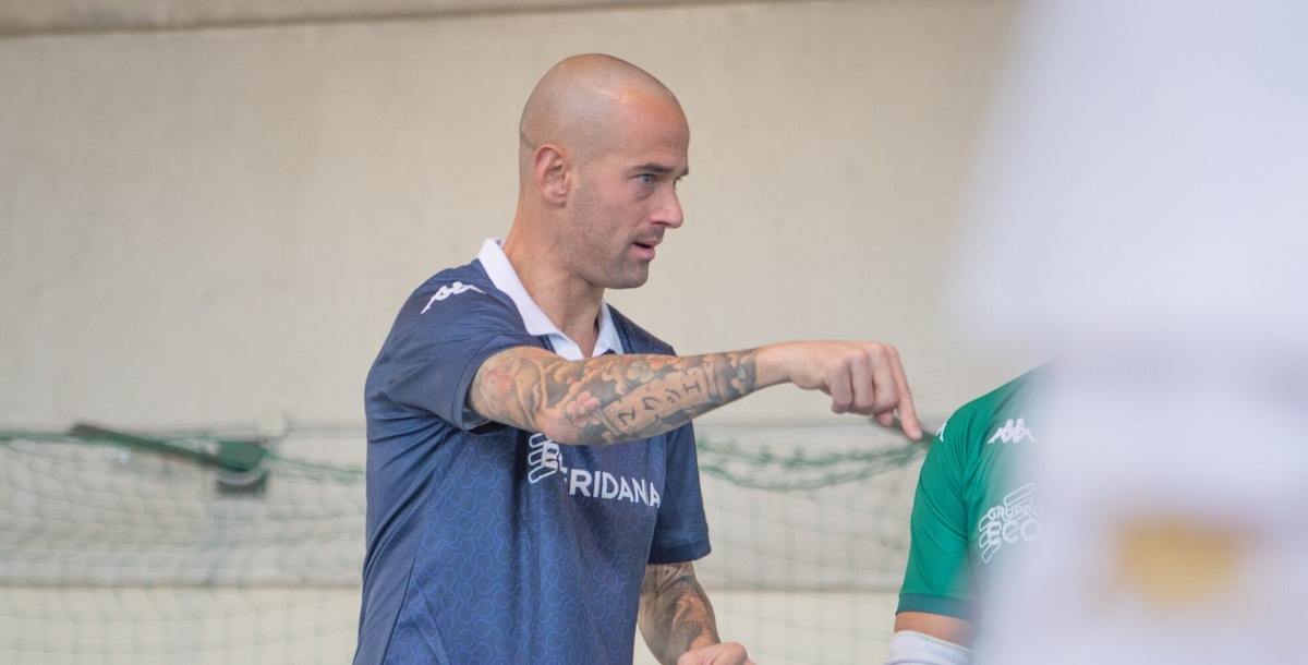 Davide Grippo, icona del calcio per sordi. L'azzurro della Nazionale nel sangue e un nuovo inizio con Insuperabili: "Non chiediamo la luna, ma di essere trattati come atleti"