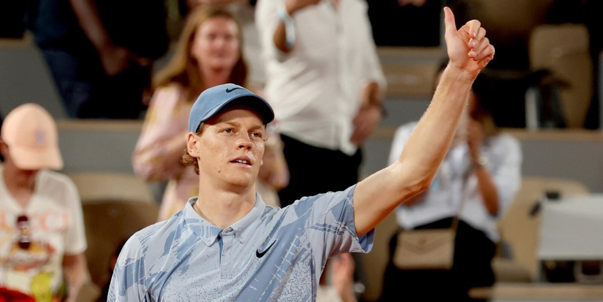 Sinner serve un... triplo ace. E sgomma a Wimbledon. Zverev lo celebra: "Meno male che non l’ho incontrato!"
