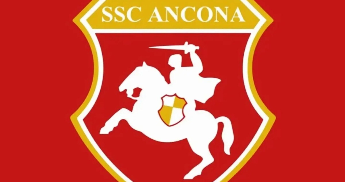Tragedia Ancona, giovane calciatore muore in un incidente stradale: la nota del club