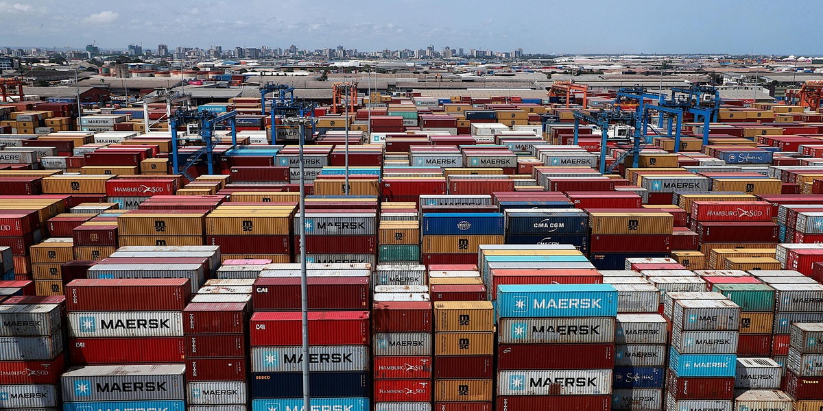 Istat, ad aprile export +8,8% su anno in valore, su mese -2,2%