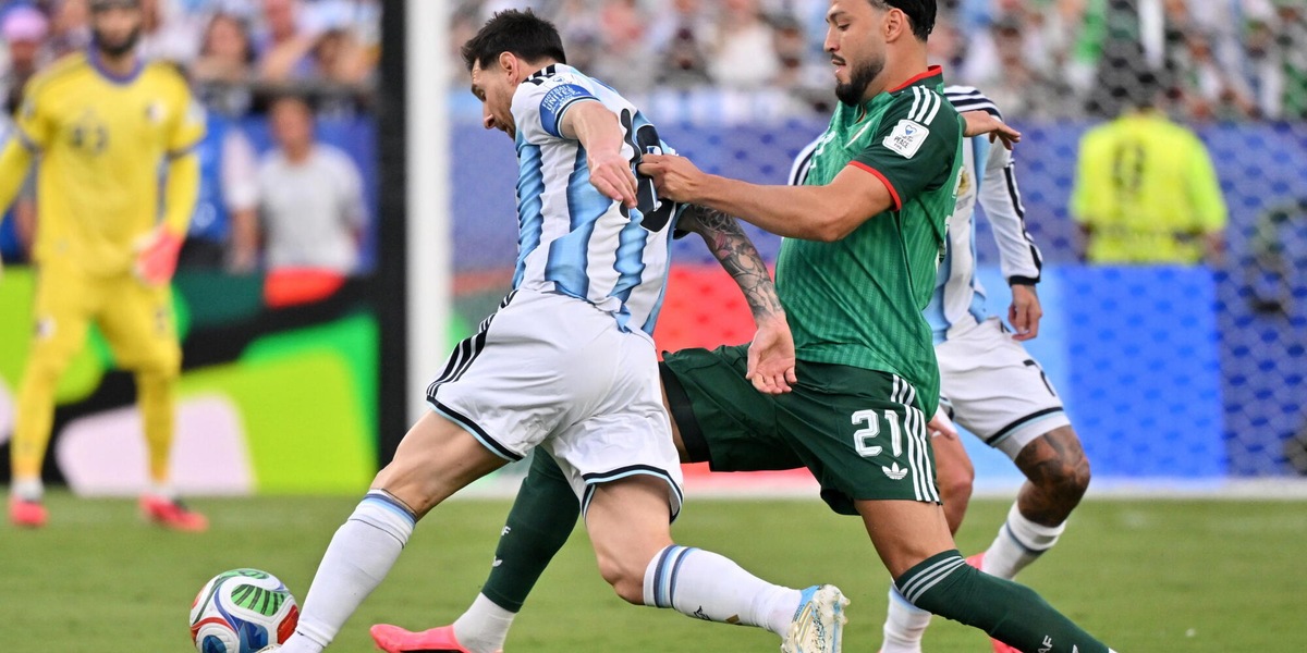 Mondiali: Messi polemica social 'è stato graziato, andava espulso prima'