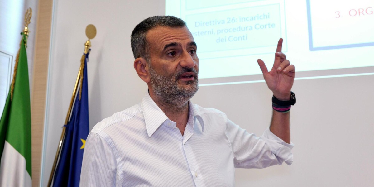 Protti: Decaro 'Ci ha regalato la meraviglia da calciatore, uomo e amico'