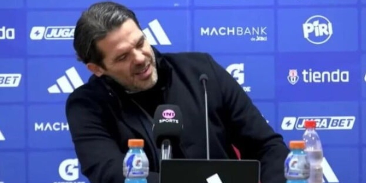 Gago, malore in conferenza: operato d’urgenza l’ex Roma. Cosa è successo