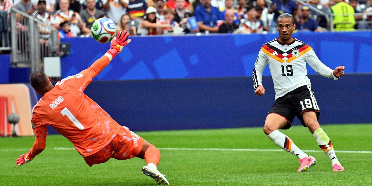 Mondiali: calzettoni bucati ai polpacci, la moda spopola tra i giocatori