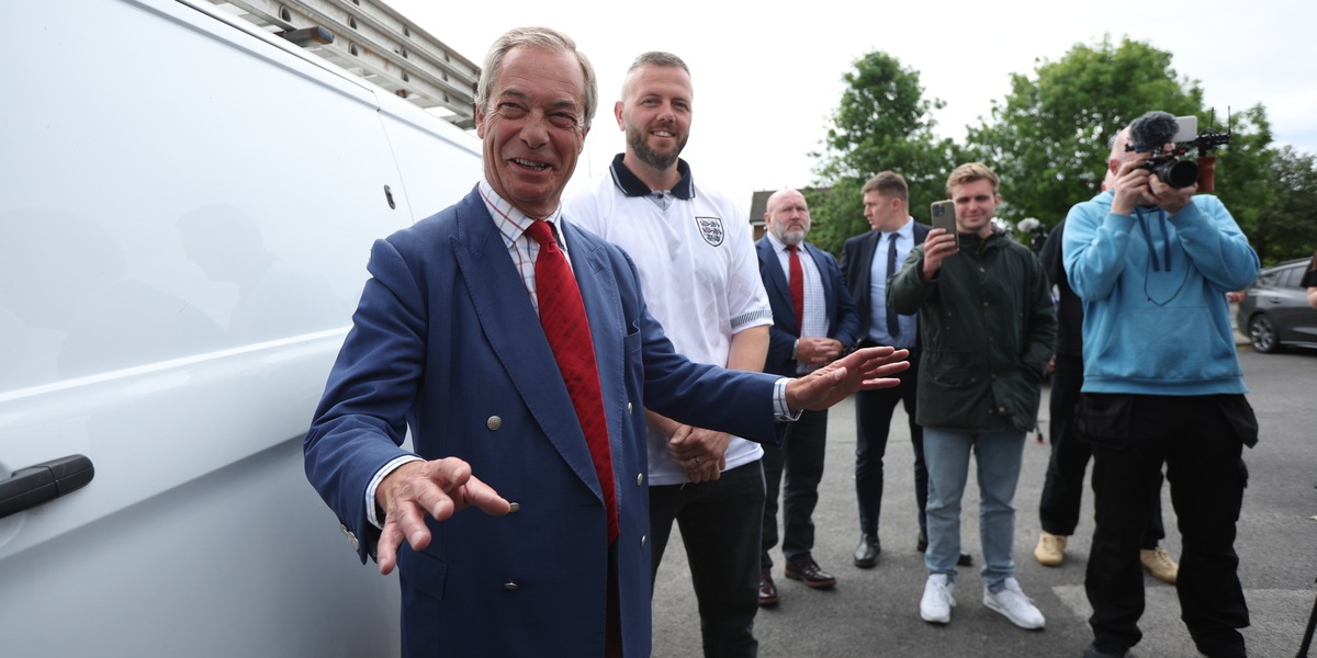 Farage invoca le elezioni politiche in Gb dopo dimissioni di Starmer