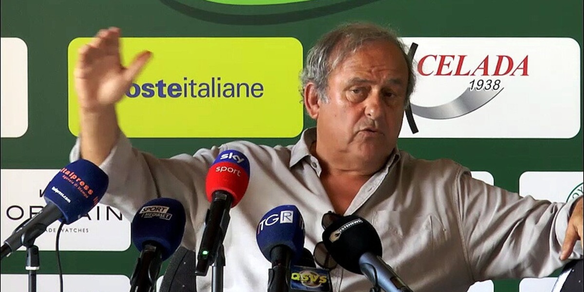 Platini a Mbappé: "Niente politica quando gioca con la Francia"
