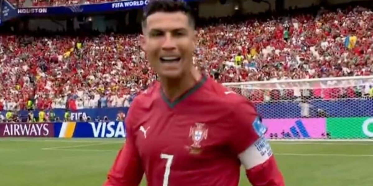 Super Cristiano Ronaldo, prima la frase in mondovisione e poi l'intervista show: "Sono 23 anni che..."