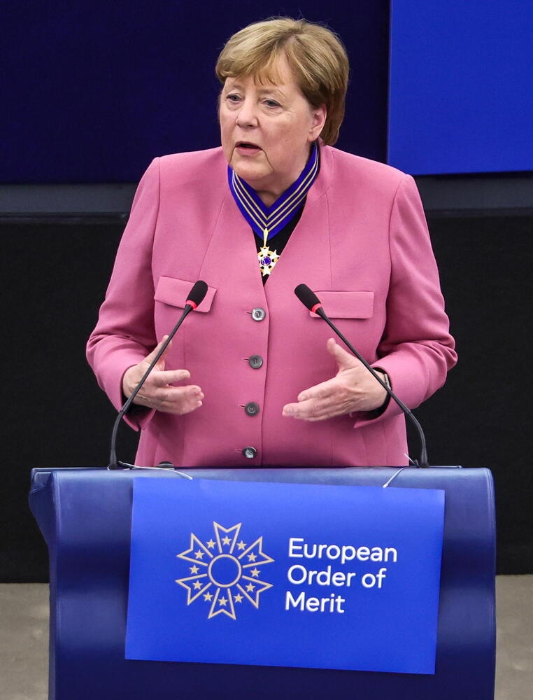 Il ritratto di Angela Merkel tra le opere della Cancelleria federale tedesca