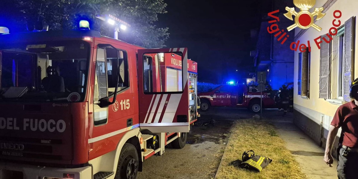 Morto nell'incendio di casa, arrestato un vicino per omicidio volontario