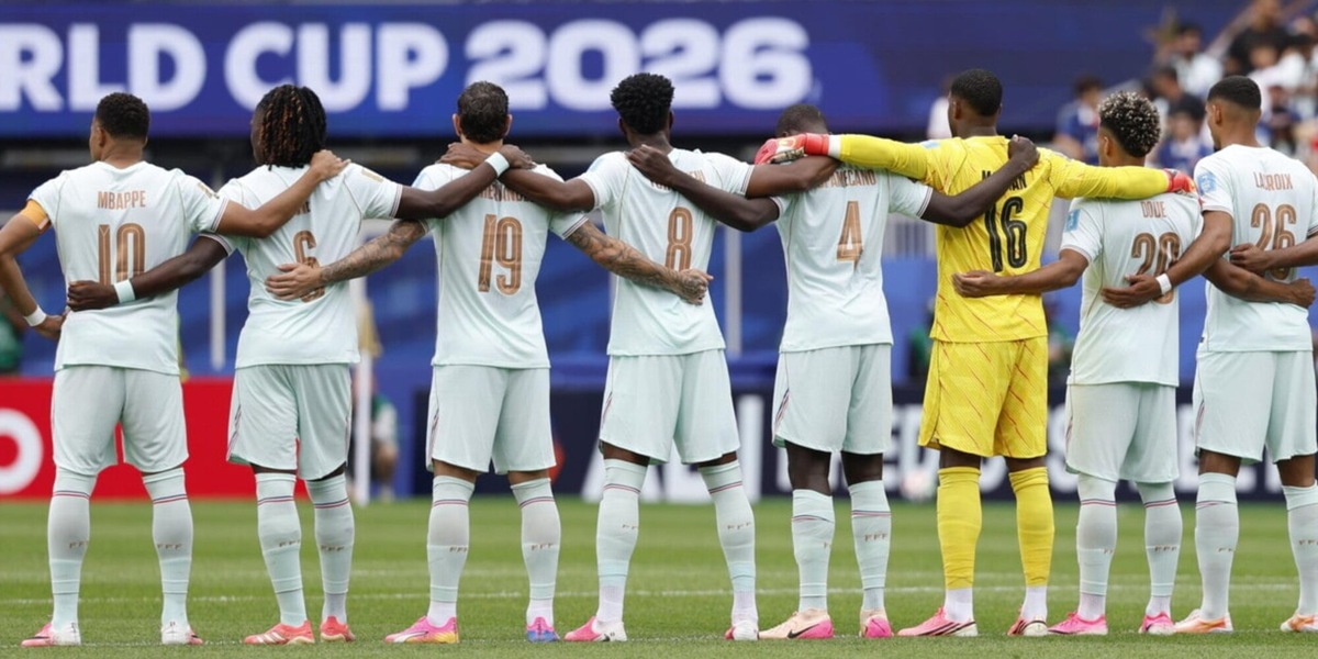Francia, la FIFA nega il lutto al braccio per la scomparsa della mamma di Deschamps: cosa è successo