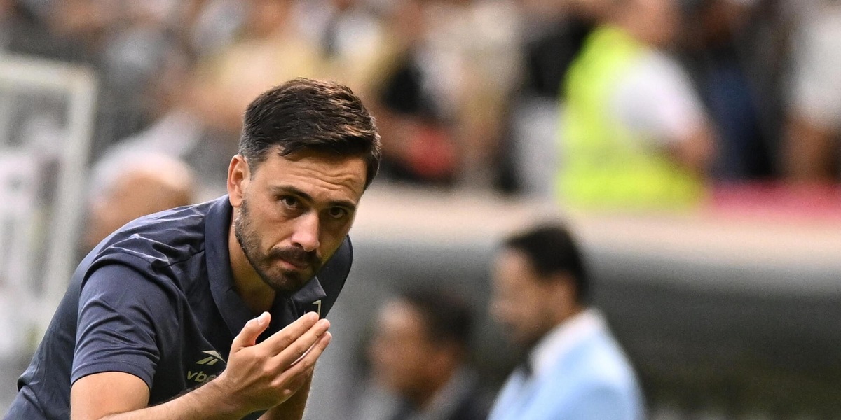 Neymar entra e Ancelotti jr fa cenno di no, ma il vice del Brasile 'frainteso'