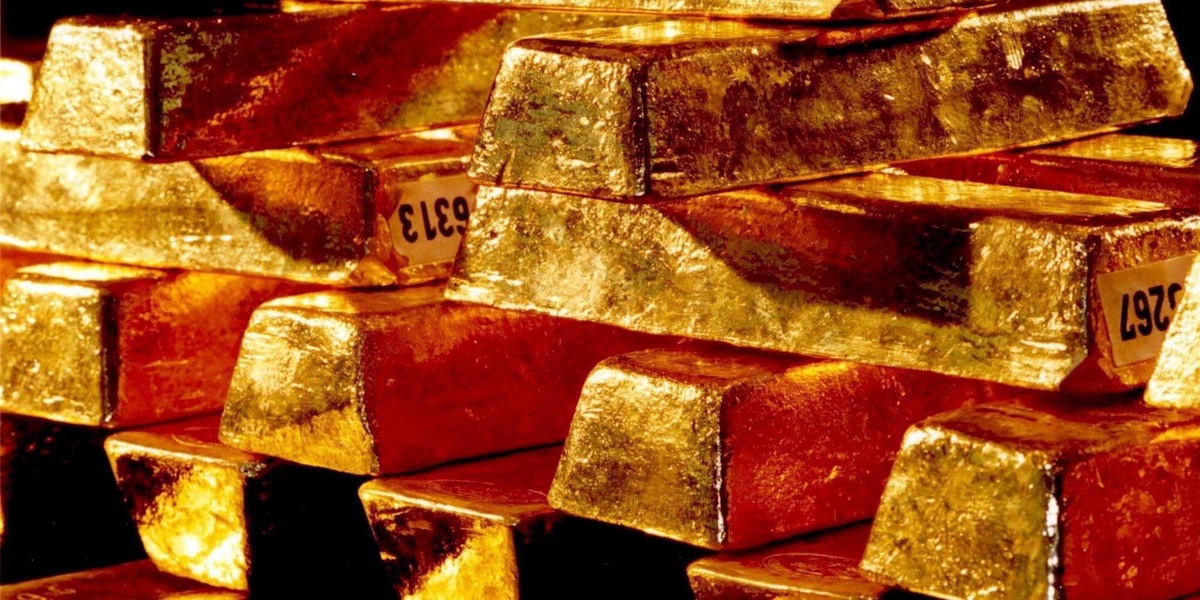 L'oro sale a 4.073 dollari, si guarda alle banche centrali