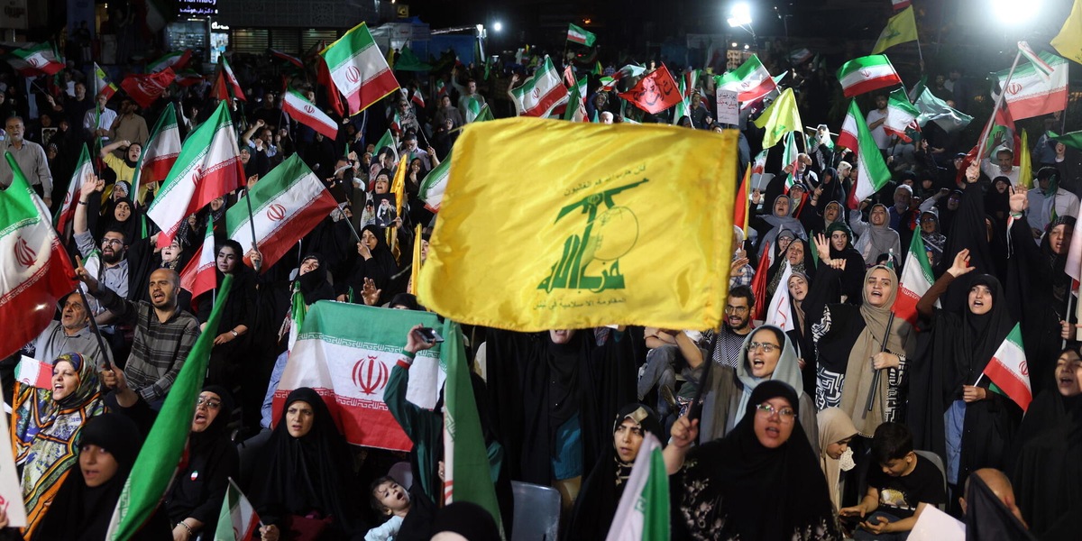 In corteo con bandiera di Hezbollah, indagata per istigazione al terrorismo