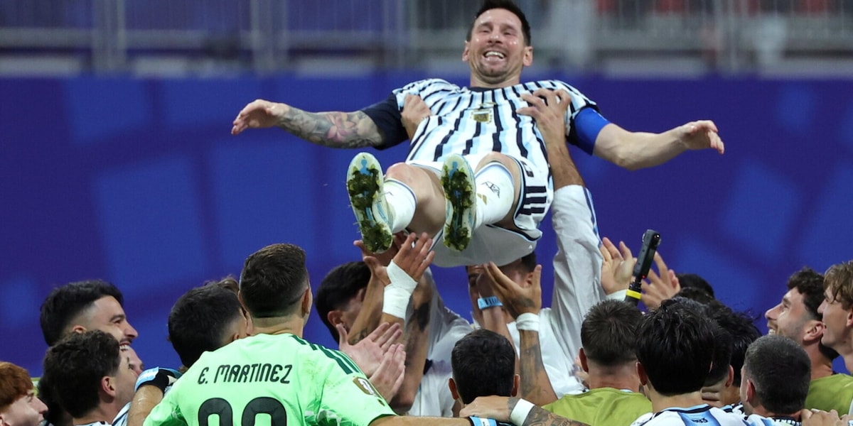 Argentina, rimonta pazzesca contro l’Egitto: da 0-2 a 3-2 in 13'! Messi e Scaloni volano ai quarti