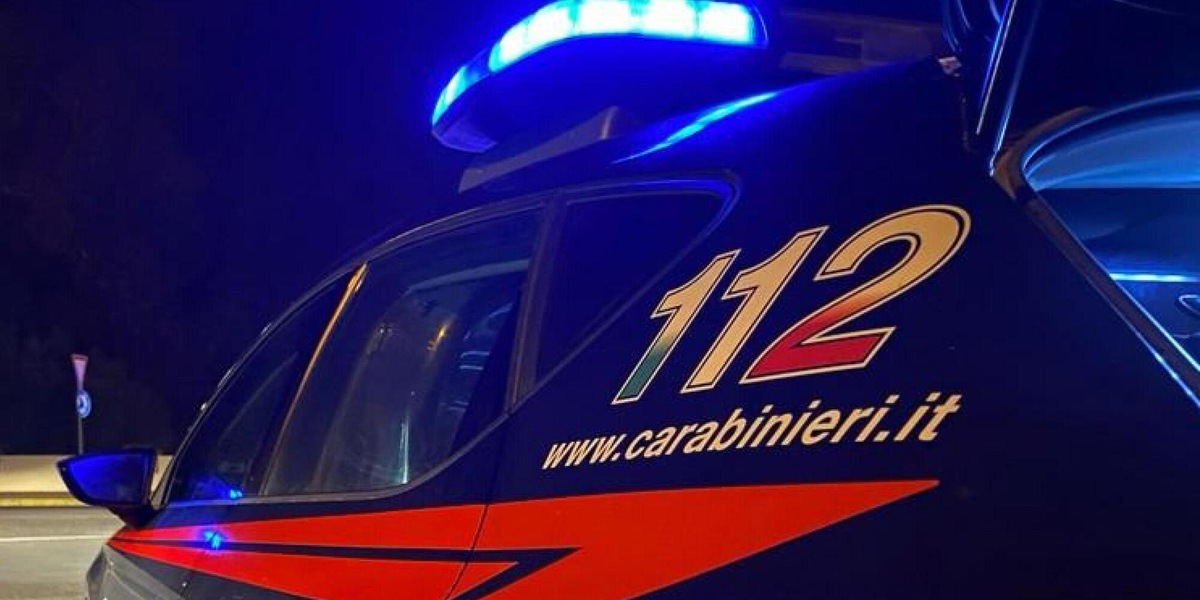 Uccide la moglie a coltellate, fermato nella notte ha confessato