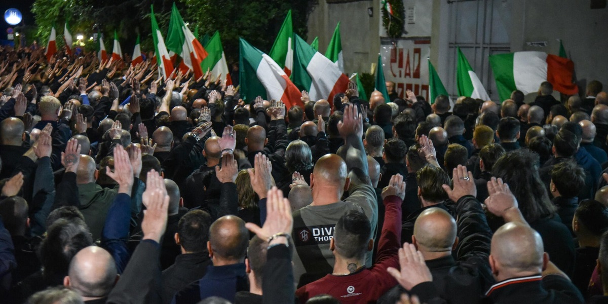 Confermate 23 assoluzioni per i saluti romani al corteo per Ramelli