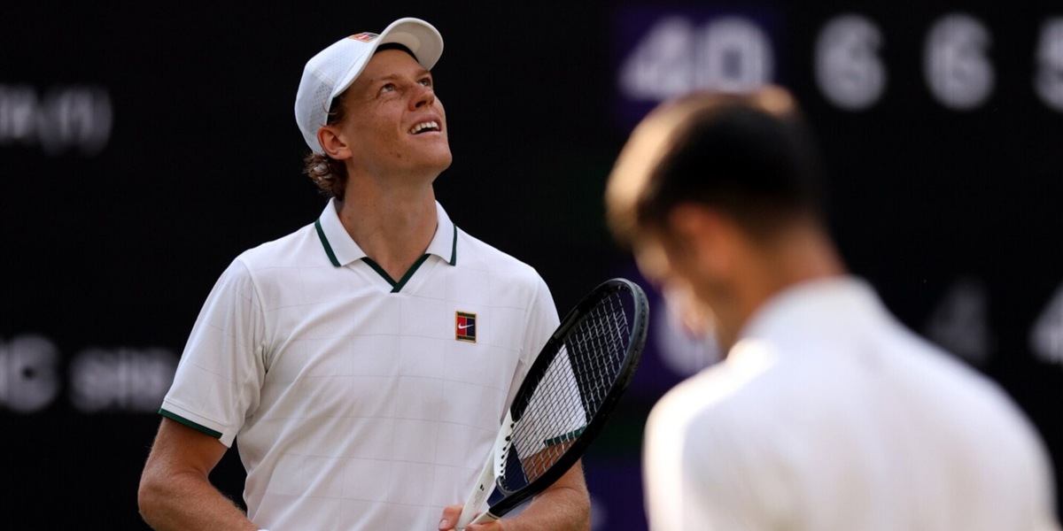 Super Sinner è in finale a Wimbledon contro Zverev, Djokovic battuto in 3 set: le dichiarazioni