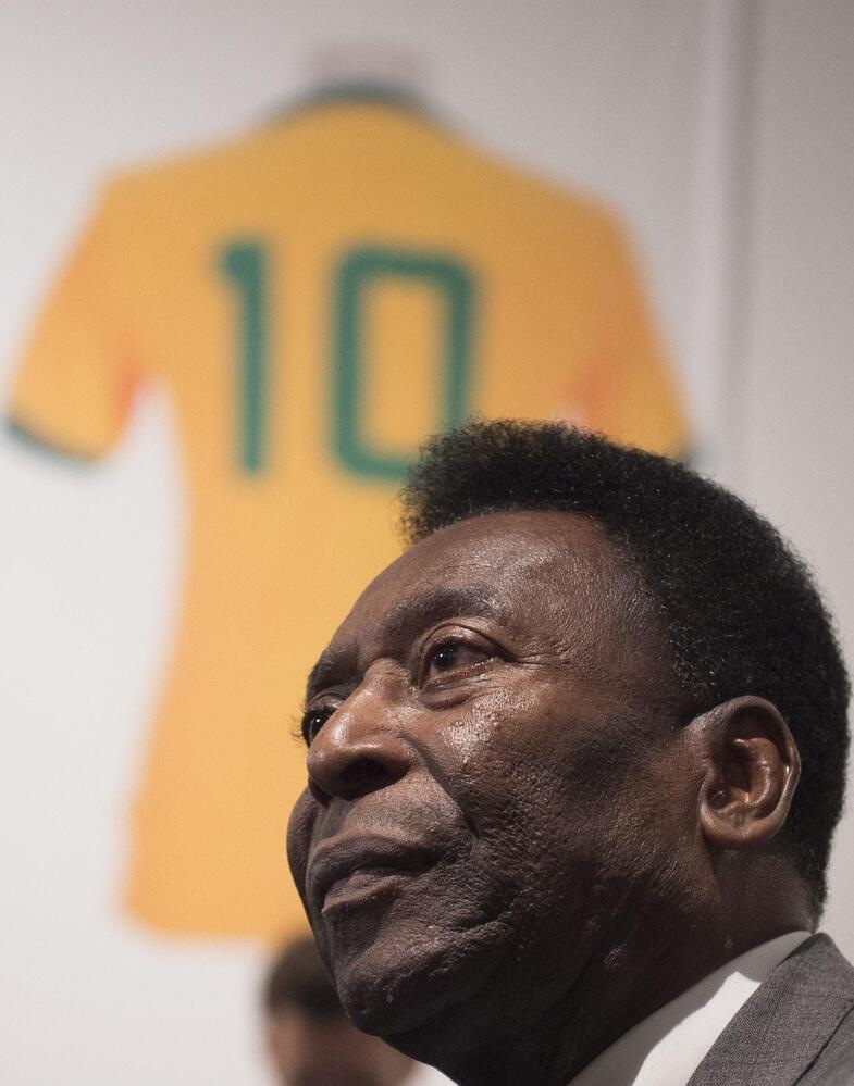 Mondiali: 4,9 milioni di dollari per la maglia di Pelé alla finale di Svezia 1958