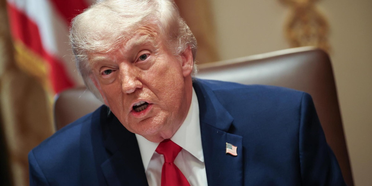Trump, 'abbiamo colpito duramente l'Iran in onore dei soldati caduti'