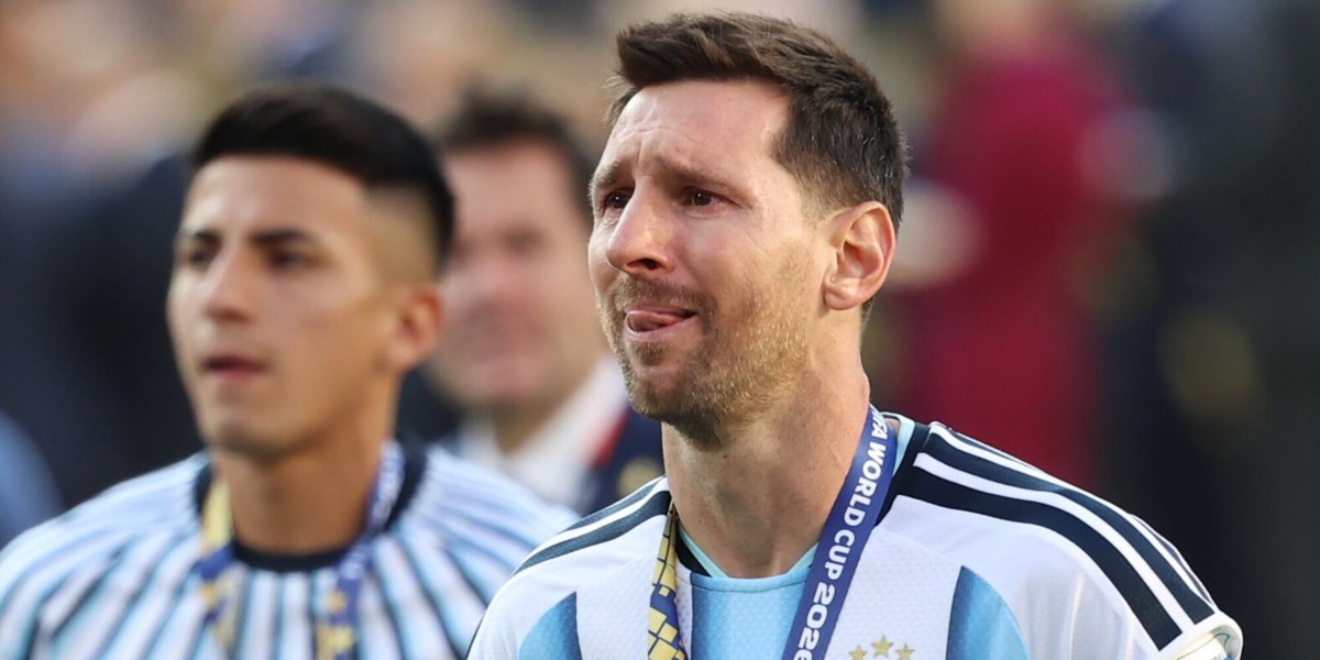 Messi, il Re è nudo: lacrime e uscita a testa bassa fanno il giro del mondo
