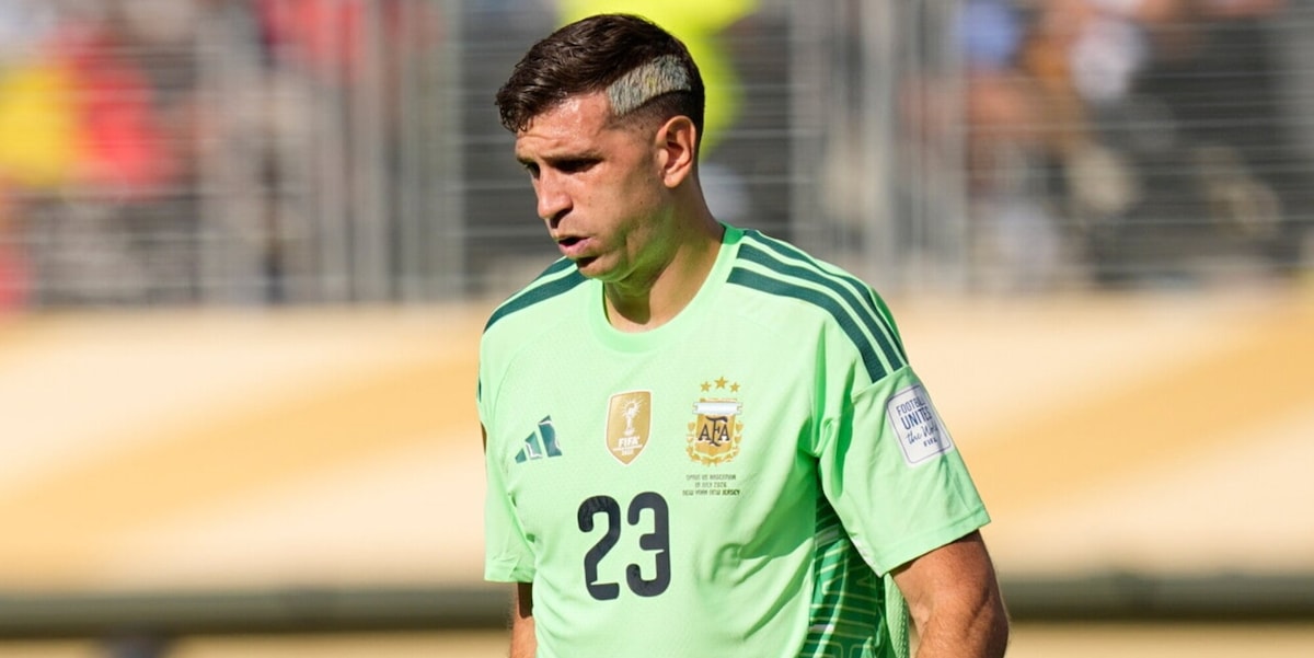 Dibu Martinez sempre più lontano dalla Juve: due le alternative per la porta