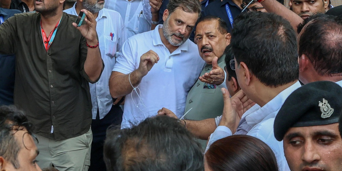 Media, Rahul Gandhi fermato dalla polizia dopo le proteste