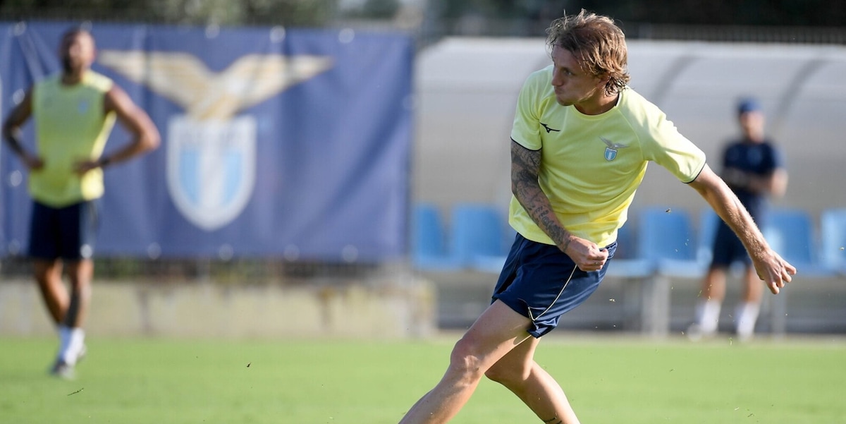 La Lazio travolge la Flaminia Civita Castellana: perla di Rovella e sigillo di Zaccagni nel test a Formello