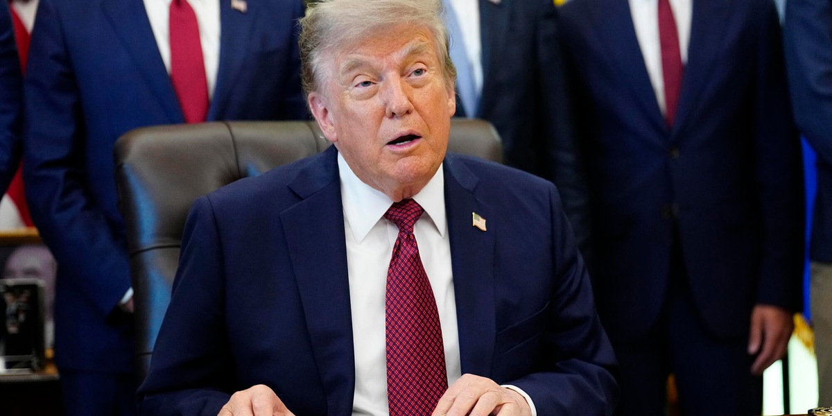 Monito di Trump all'Iran con foto ritoccate con l'IA, 'Attaccate l'isola di Kharg'