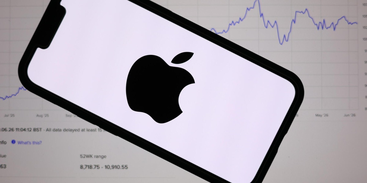 Apple supera i 5.000 miliardi di dollari di valore, è la prima volta