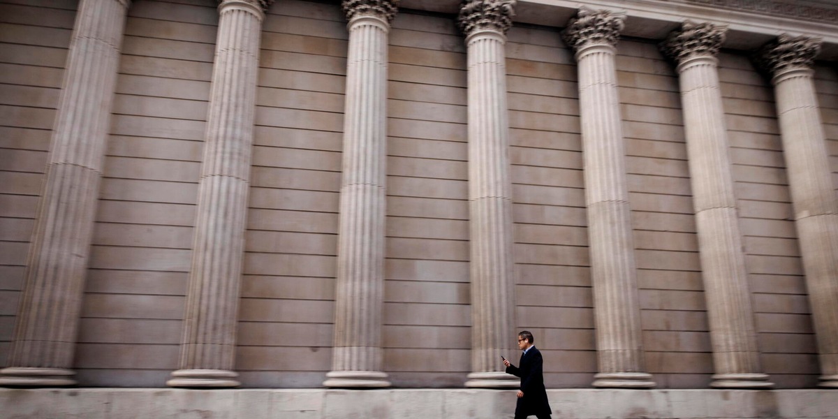 Borsa: l'Europa apre poco mossa, Londra +0,46%