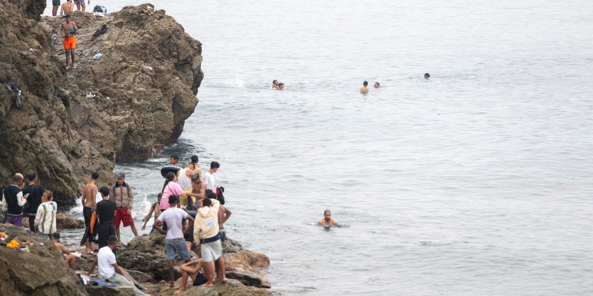 Salgono a 43 i cadaveri di migranti recuperati al largo di Ceuta