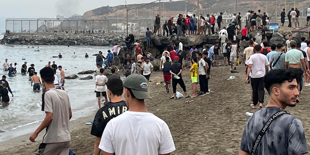 Salgono a 67 i migranti morti tentando di arrivare a nuoto a Ceuta
