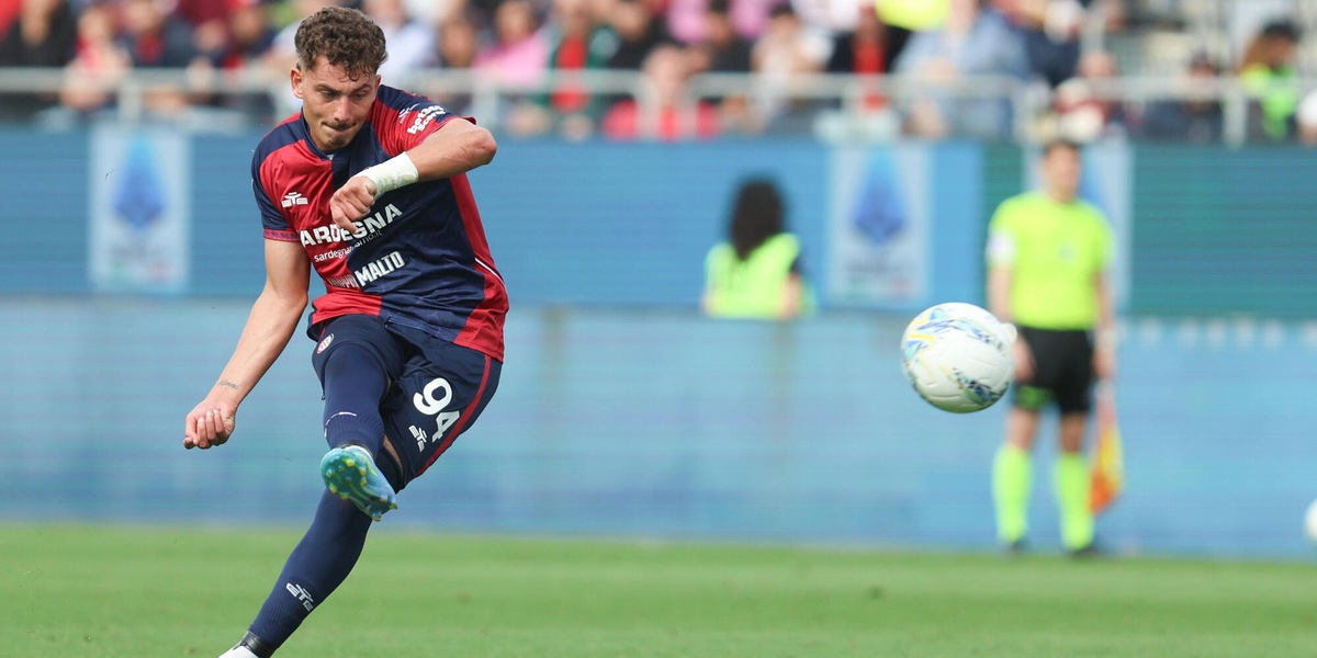 Esposito lascia il ritiro del Cagliari, l'ira del club
