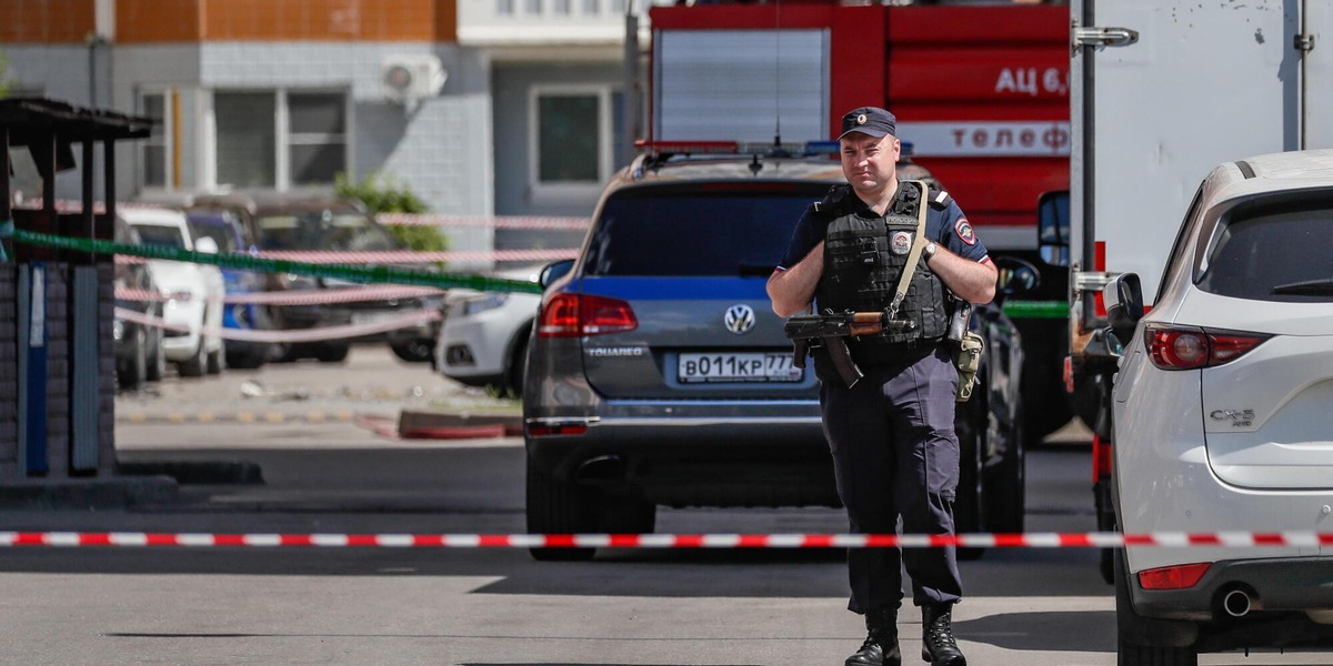 ++ Esplosione in un caffè a Mosca, 3 morti e 15 feriti ++