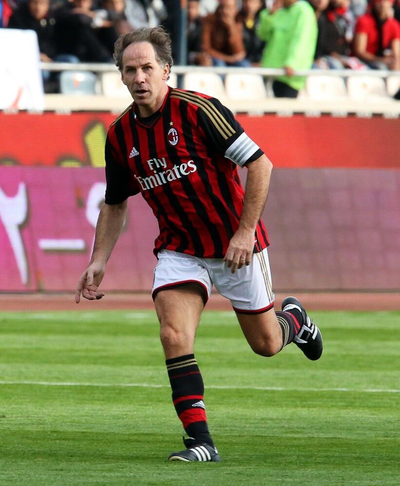Milan: Amorim e Gabbia rendono omaggio a murale dedicato a Baresi a Perth