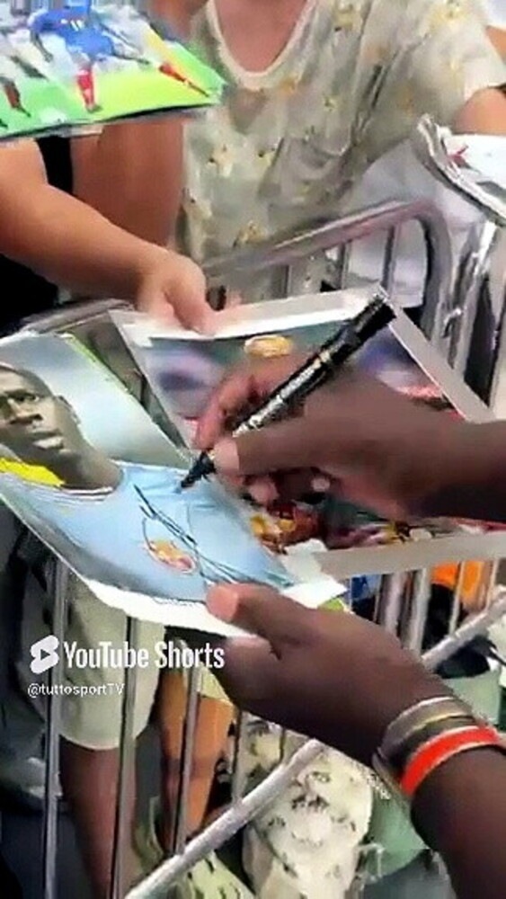 LILIAN THURAM a HONG KONG con la Juventus