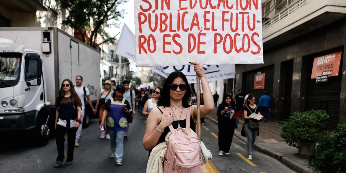 I sindacati dell'istruzione pubblica argentini scioperano contro i tagli di Milei