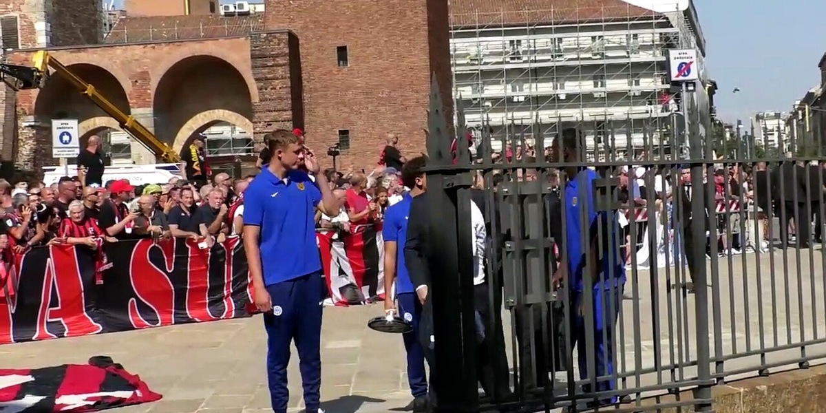 Baggio, Bergomi, Maldini: sfilata di campioni ai funerali di Baresi
