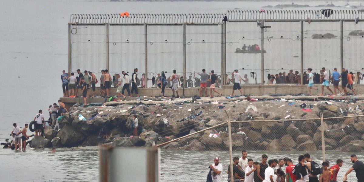 Media, per 007 spagnoli credibile appello per nuovo assalto a Ceuta il 15 agosto