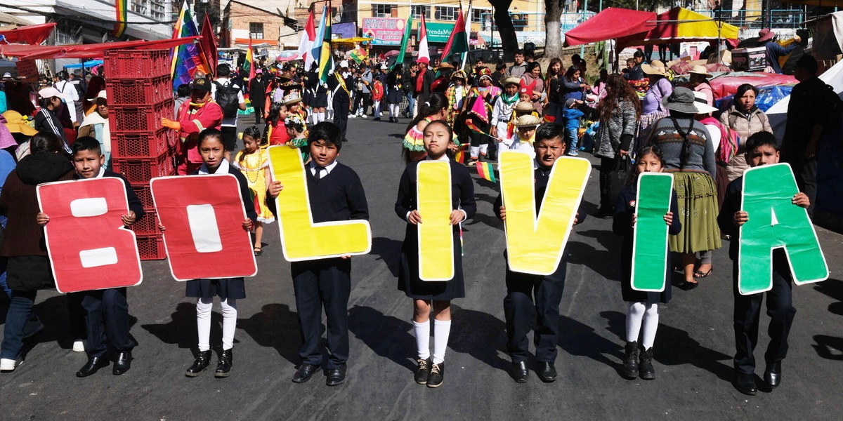 Bolivia, il presidente conservatore difende il suo governo 'impopolare'