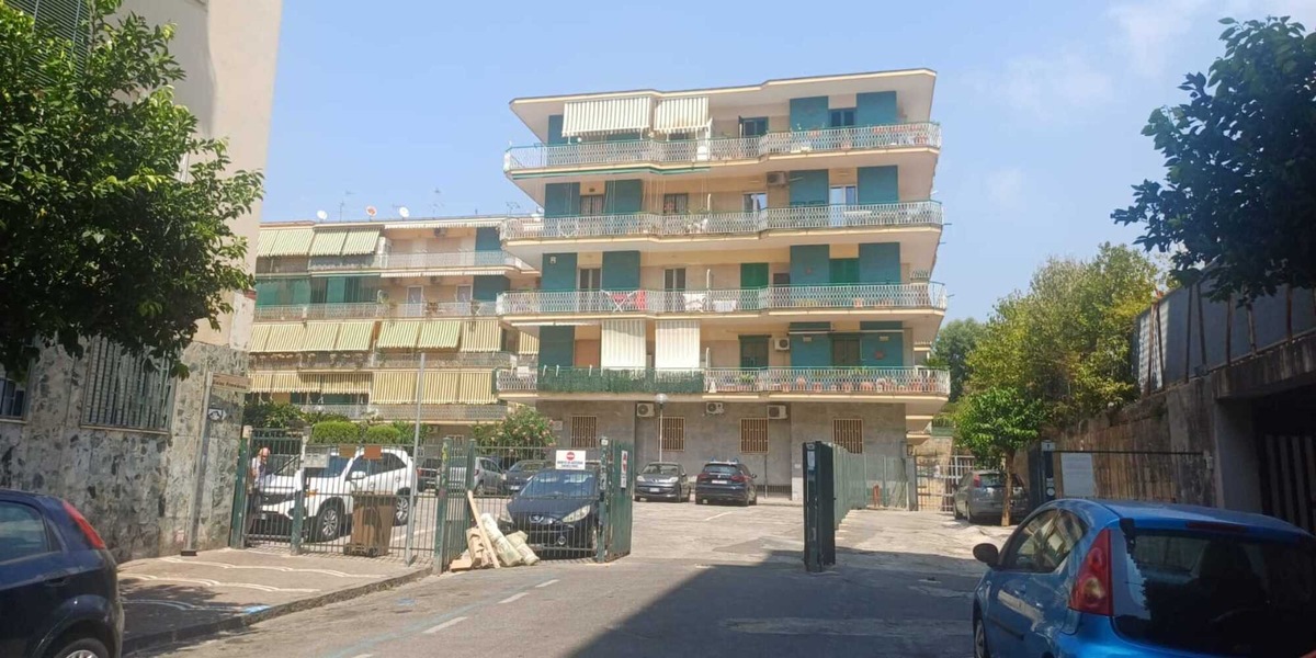 Due cadaveri trovati in casa nel Napoletano, sarebbero nonna e nipote