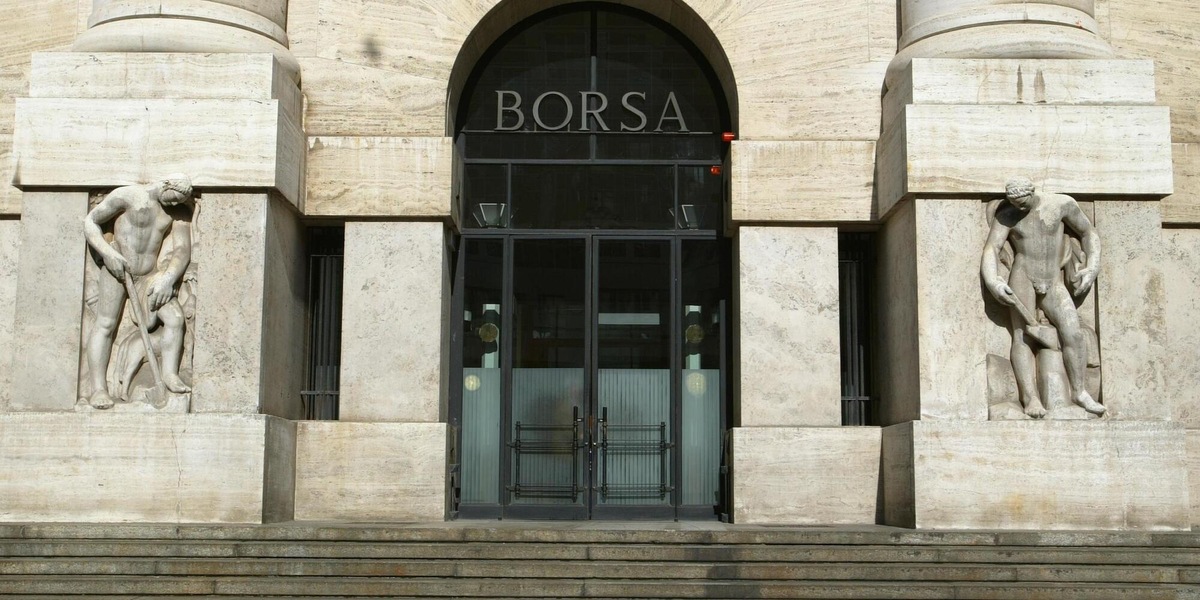 Borsa: Milano chiude piatta a +0,06%, in luce Stm